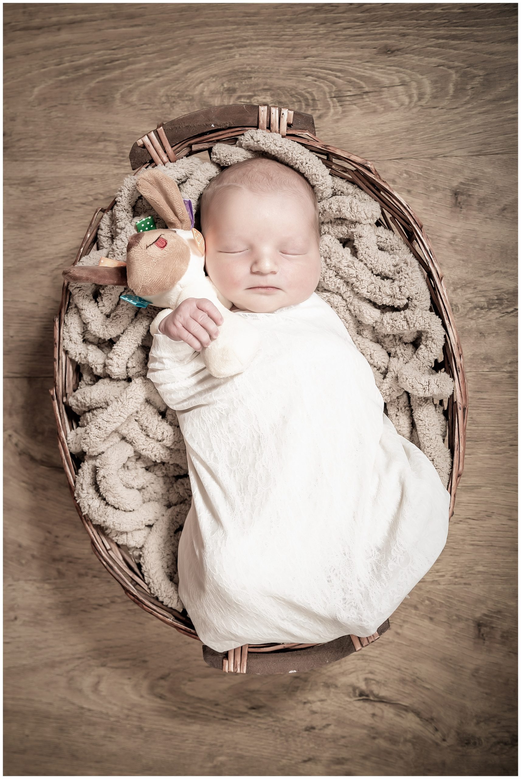 Rohan quick newborn shoot…only 2 days new